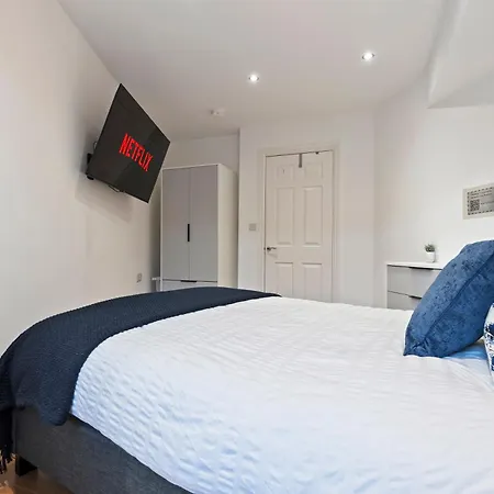 - Free Parking Apartment *