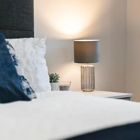 - Free Parking Apartment *