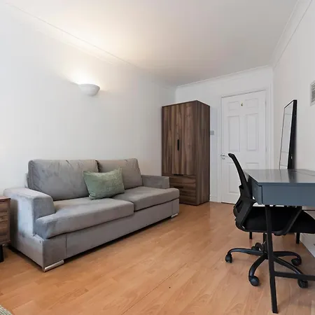 - Free Parking Leeds (West Yorkshire)