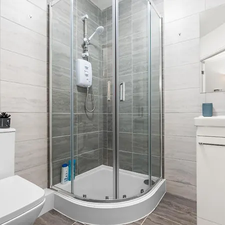 - Free Parking Apartment *