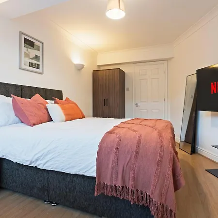- Free Parking Apartment *